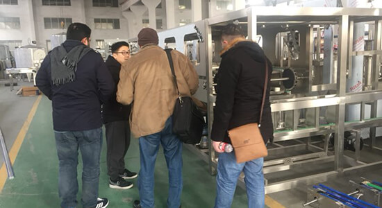milk bottle filling machine