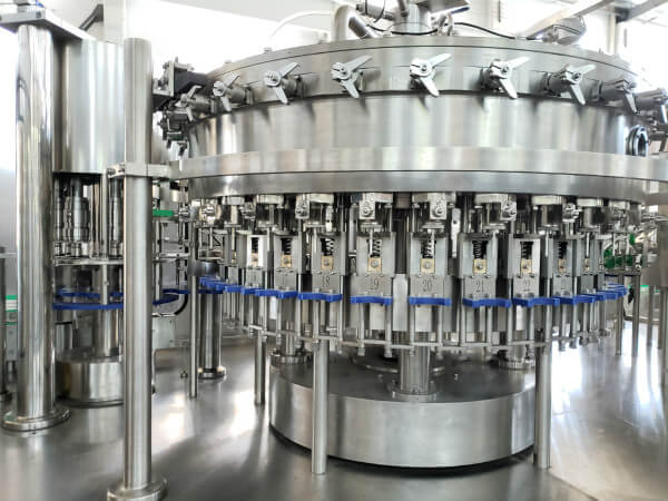 Beverage filling machine